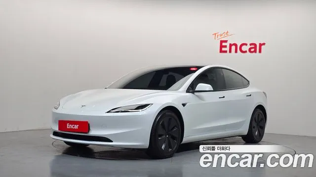 Фотография автомобиля — Tesla Model 3