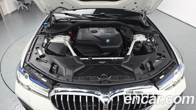 BMW 5-Series — Фото автомобиля 6