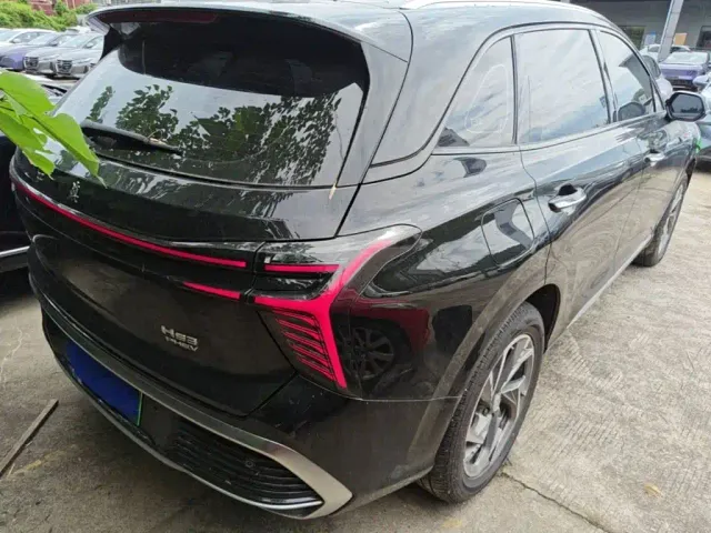 Hongqi HS3 PHEV — Фото автомобиля 4
