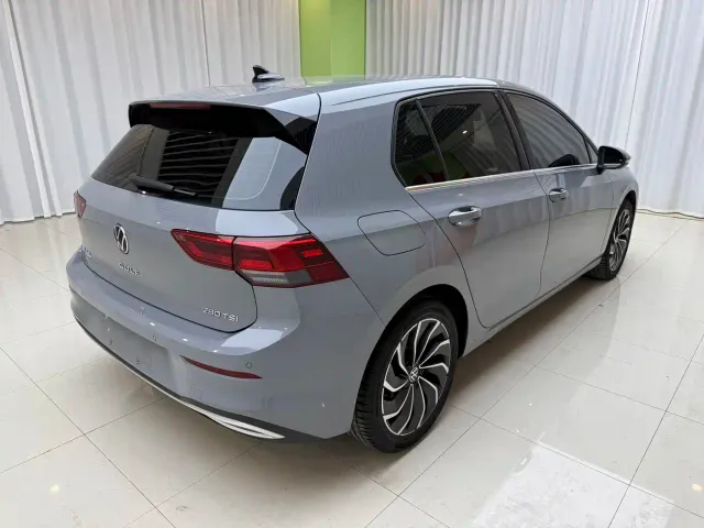 Volkswagen Golf — Фото автомобиля 16