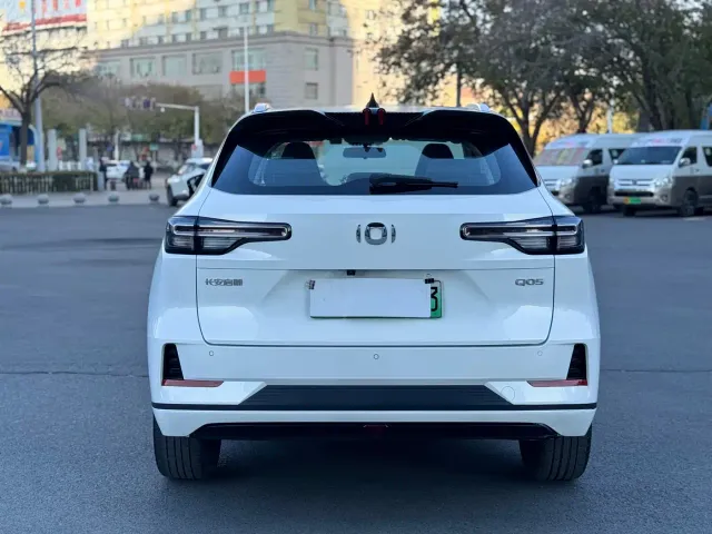 Changan Qiyuan Q05 — Фото автомобиля 11