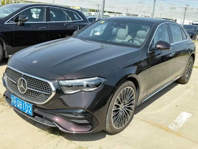 Фотография автомобиля — Mercedes-Benz E-Class
