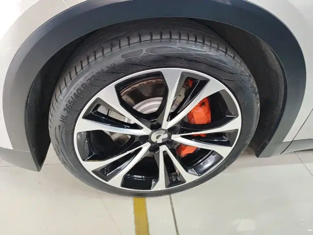 Nio ES8 — Фото автомобиля 22