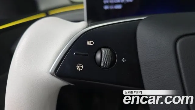 Tesla Model Y — Фото автомобиля 17