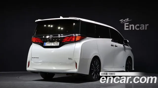 Toyota Alphard — Фото автомобиля 2