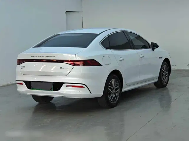 BYD Qin PLUS — Фото автомобиля 6