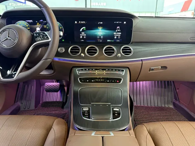 Mercedes-Benz E-Class — Фото автомобиля 8