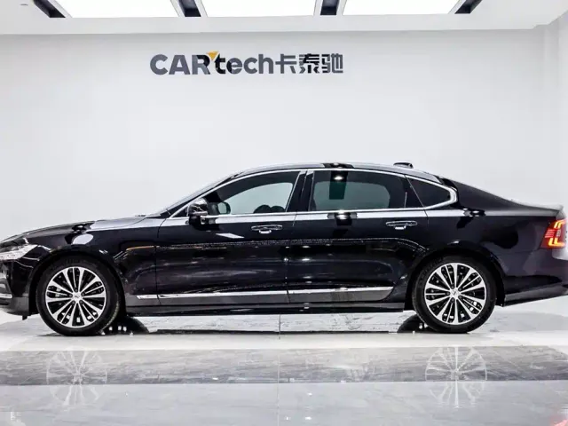 Volvo S90 — Фото автомобиля 3