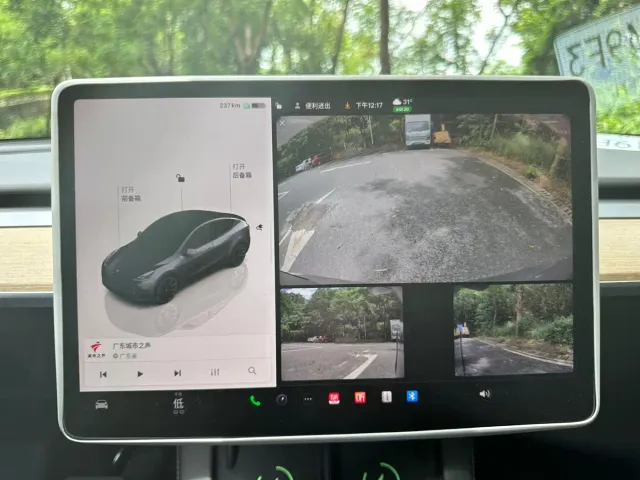 Tesla Model Y — Фото автомобиля 16