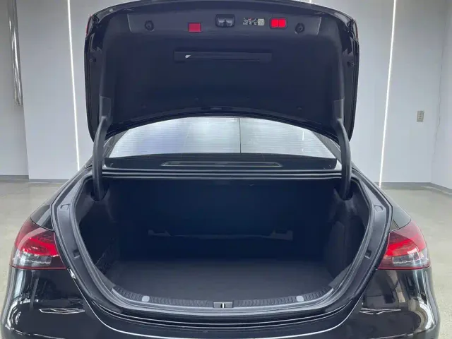 Mercedes-Benz E-Class — Фото автомобиля 7
