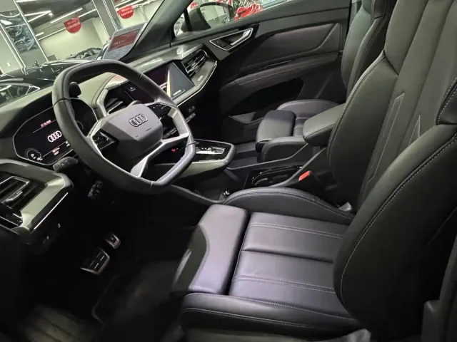 Audi Q4 e-tron — Фото автомобиля 7