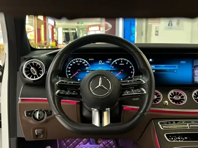 Mercedes-Benz E-Class — Фото автомобиля 14