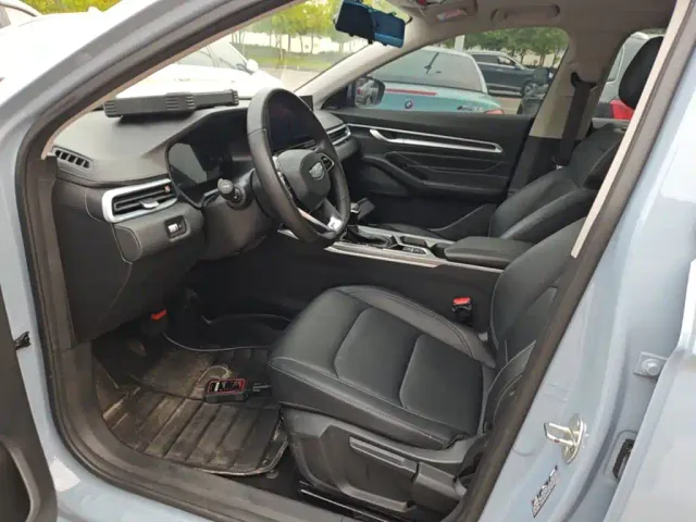 Geely Emgrand — Фото автомобиля 14