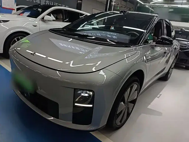 Фотография автомобиля — Li Auto i6