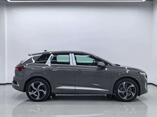 Audi Q4 e-tron — Фото автомобиля 3