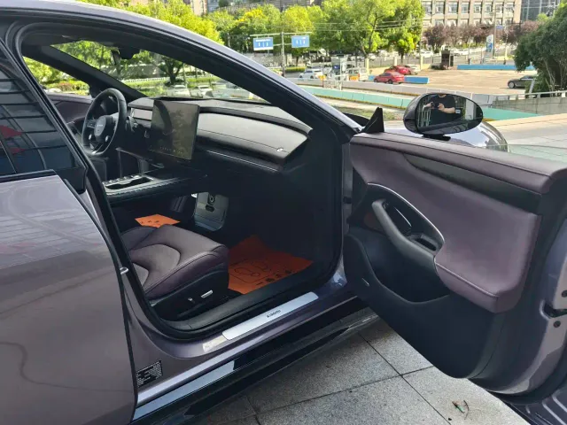 Xiaomi SU7 — Фото автомобиля 12