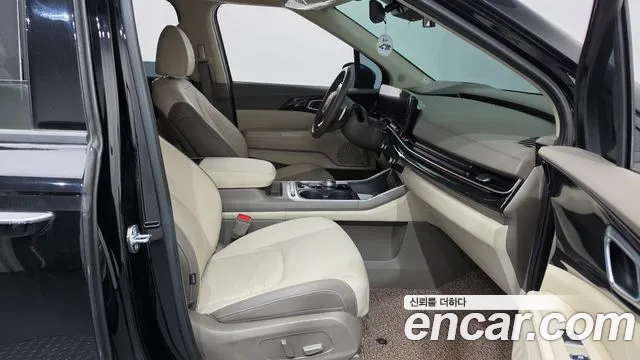 Kia Carnival Generation 4 — Фото автомобиля 16