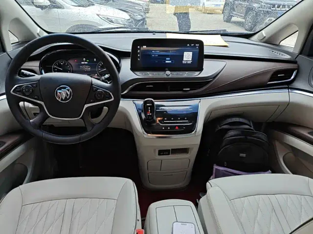 Buick GL8 — Фото автомобиля 9