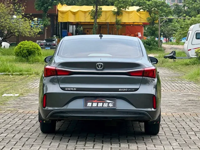 Changan Eado — Фото автомобиля 16