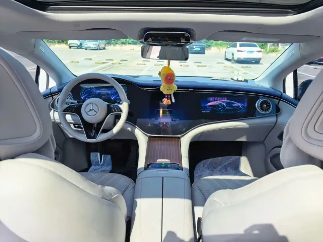 Mercedes-Benz EQS — Фото автомобиля 11