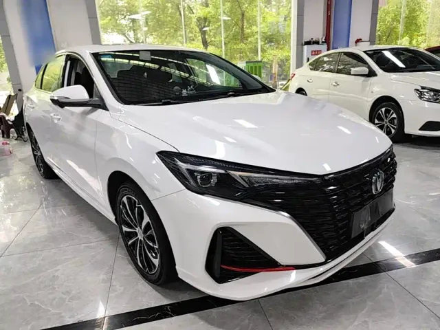 Changan Eado — Фото автомобиля 3