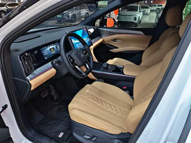 BYD Song L DM-i — Фото автомобиля 7