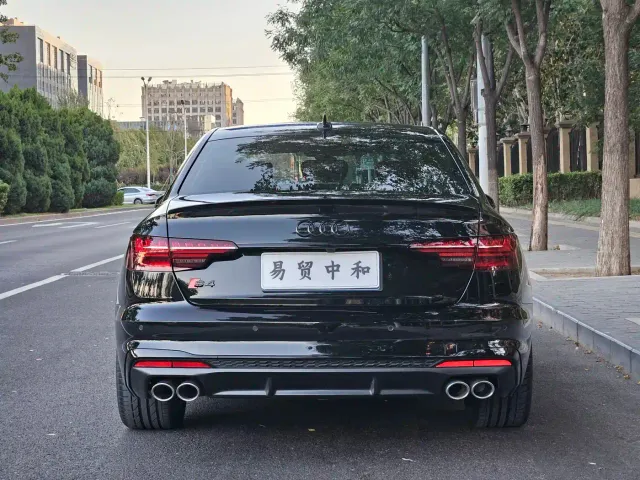 Audi S4 — Фото автомобиля 5
