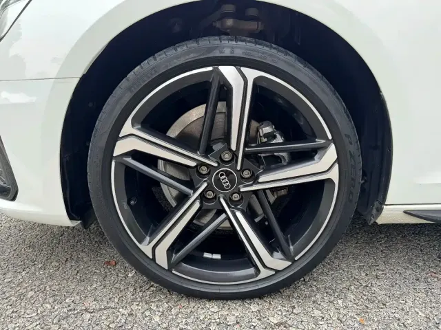 Audi Audi A4L 2023 40 TFSI Luxury Sport — Фото автомобиля 30