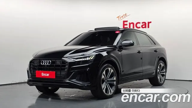 Фотография автомобиля — Audi Q8 4M