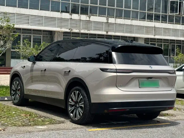 Nio ES8 — Фото автомобиля 22