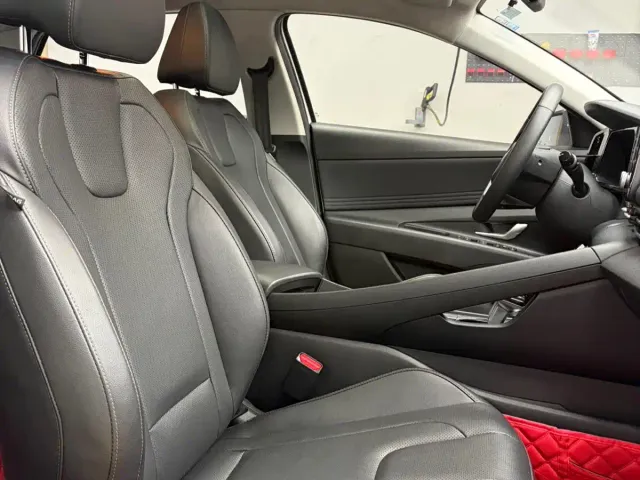 Hyundai Elantra — Фото автомобиля 11