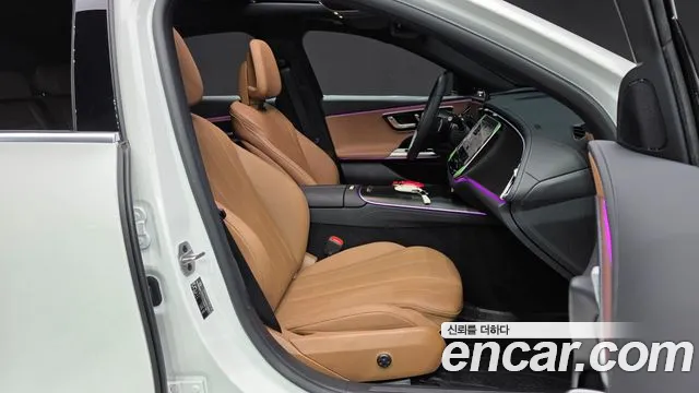 Mercedes-Benz E-Class — Фото автомобиля 26
