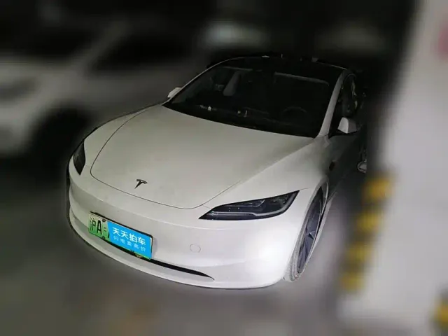 Фотография автомобиля — Tesla Model 3
