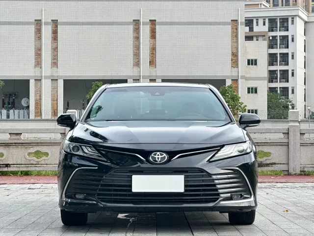 Toyota Camry — Фото автомобиля 2