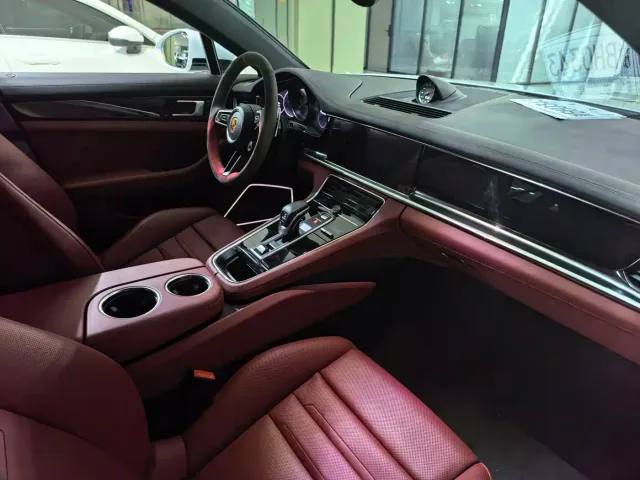 Porsche Panamera — Фото автомобиля 5
