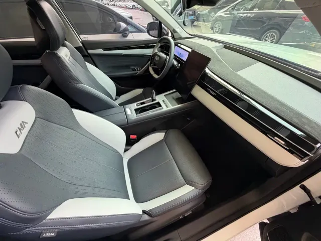 Geely Boyue L — Фото автомобиля 9
