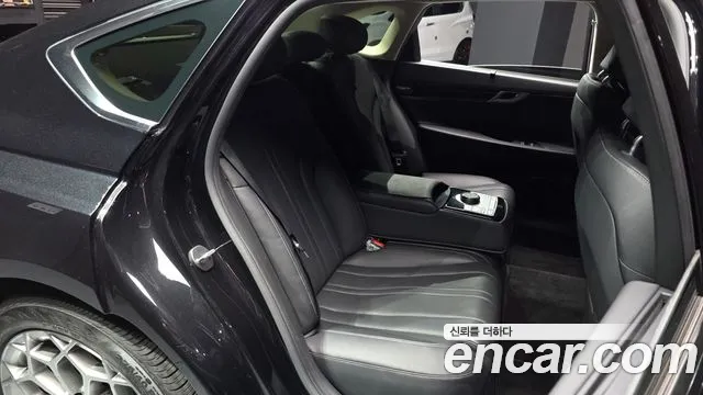 Genesis G80 Бензин 2.5 турбо 2WD — Фото автомобиля 11