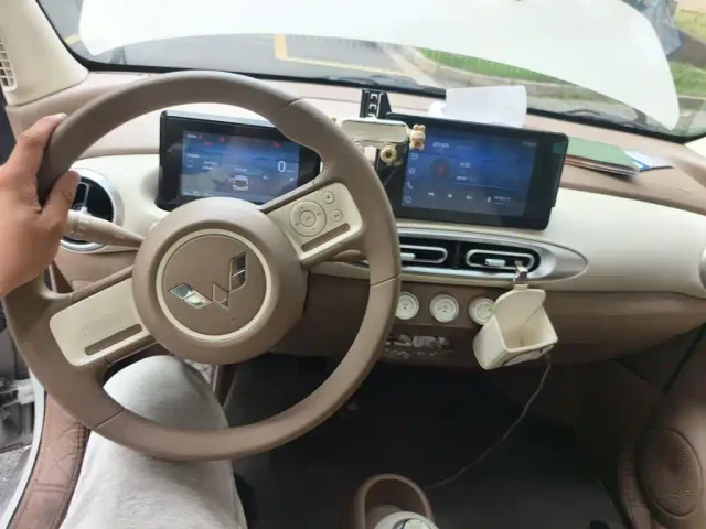 Wuling Hongguang Mini EV — Фото автомобиля 9