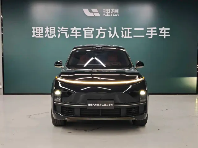 Li Auto L9 — Фото автомобиля 2