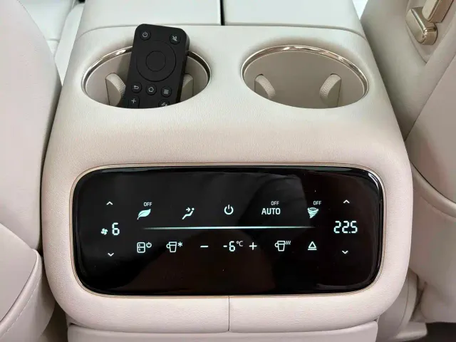 IM Motors LS9 — Фото автомобиля 15