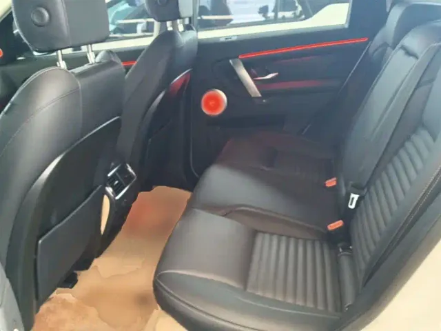 Land Rover Discovery Sport — Фото автомобиля 16