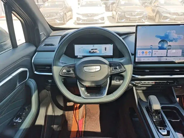 Geely Haoyue L — Фото автомобиля 10