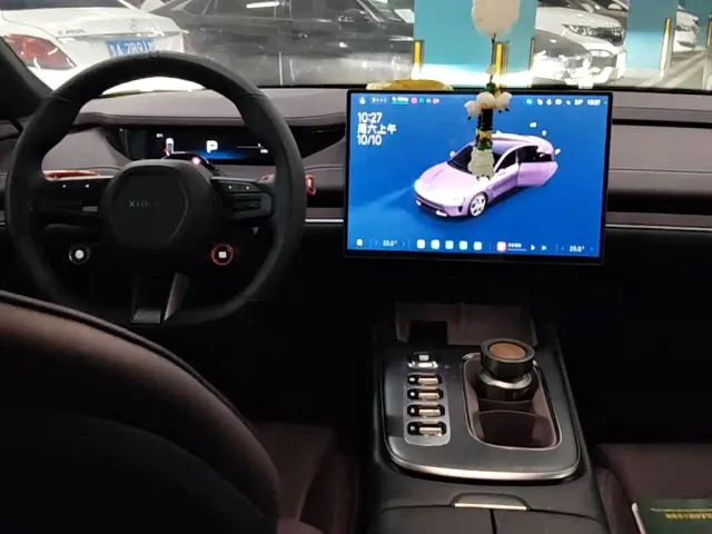 Xiaomi SU7 — Фото автомобиля 12