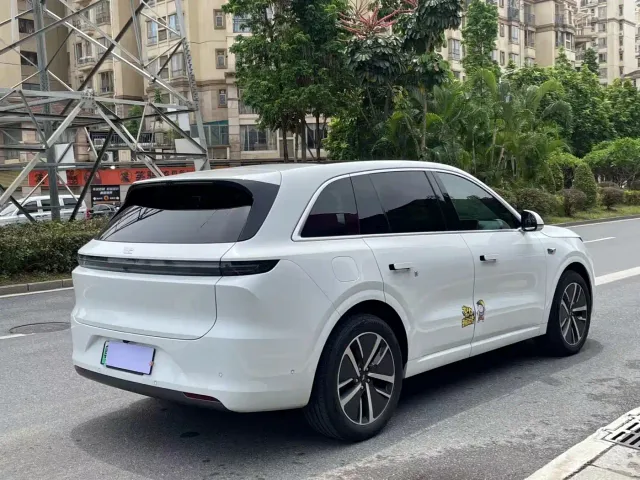 Li Auto L6 — Фото автомобиля 4