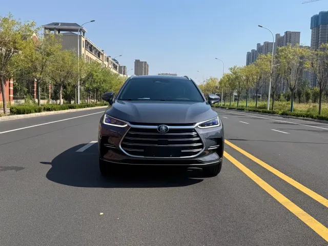 BYD Tang — Фото автомобиля 2