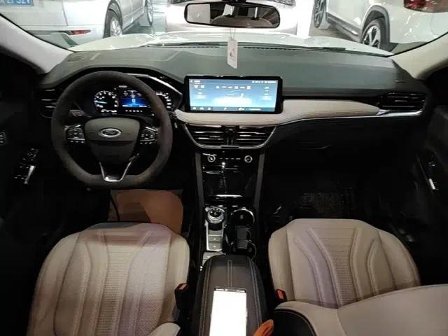Ford Escape — Фото автомобиля 9