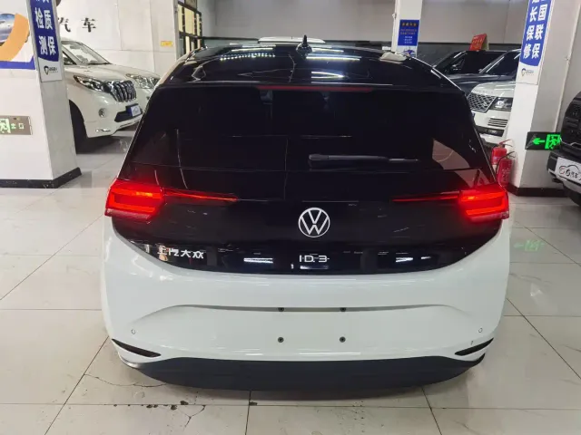 Volkswagen ID.3 — Фото автомобиля 4