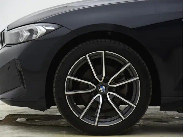 BMW 3 Series — Фото автомобиля 5