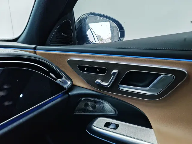 Mercedes-Benz E-Class — Фото автомобиля 16