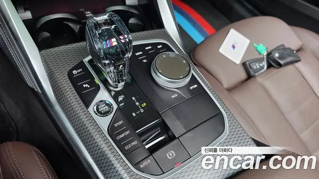 BMW i4 — Фото автомобиля 9